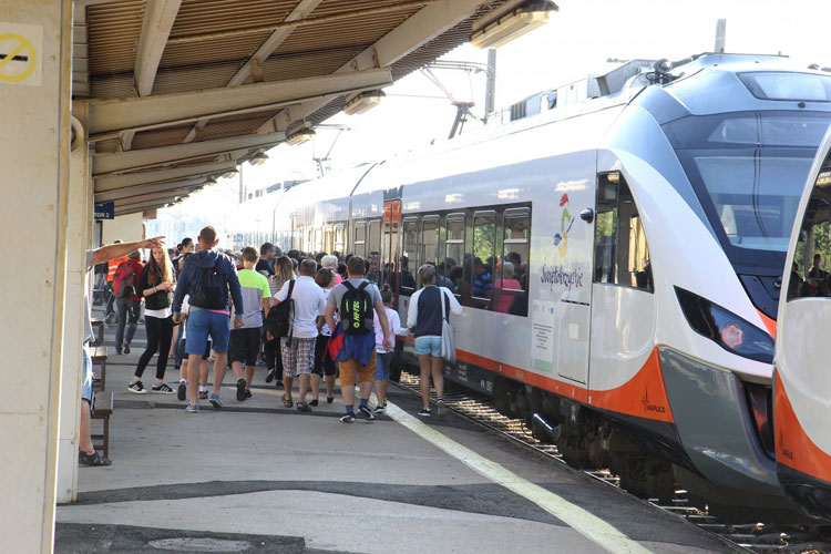 Poci�g Sandomierz - Kielce